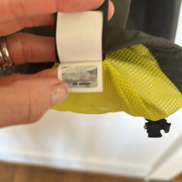 EUC The North Face Resolve Windbreaker Rain Hooded Men's Jacket Zip size medium - Picture 8 of 9